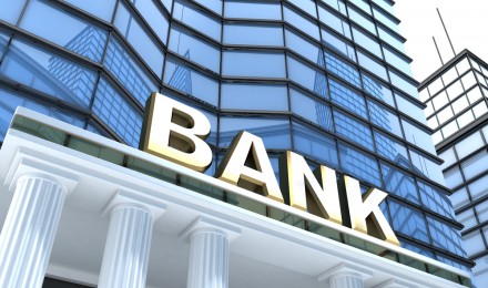 traditional bank advantages