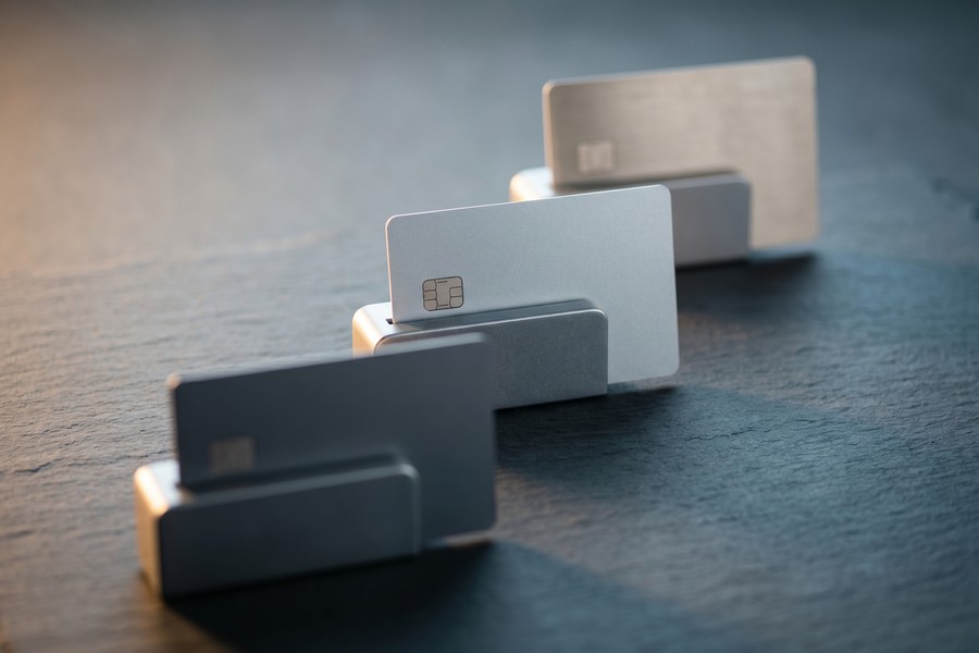 Bar chart comparing average credit card APR versus personal loan APR over five years